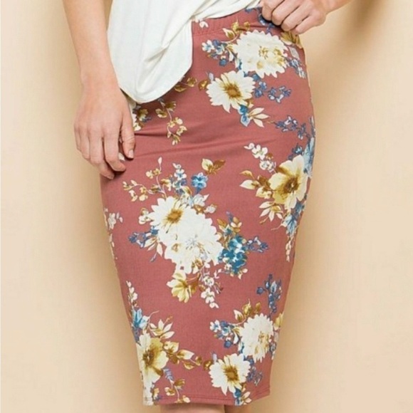 Acting Pro Mauve Pink Floral Stretch Pull on Pencil Skirt - Picture 2 of 5